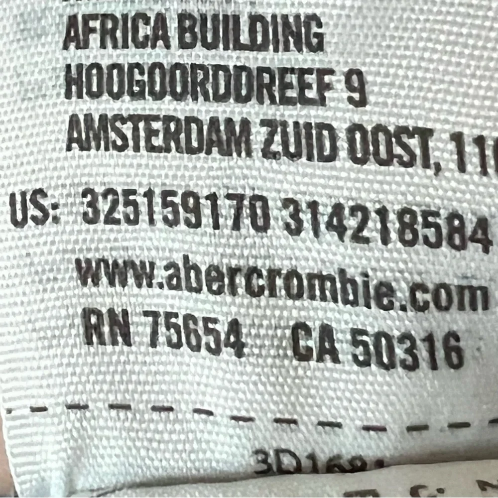 Hollister Plaid Poplin Long Sleeve Button Down Shirt - Picture 14 of 14